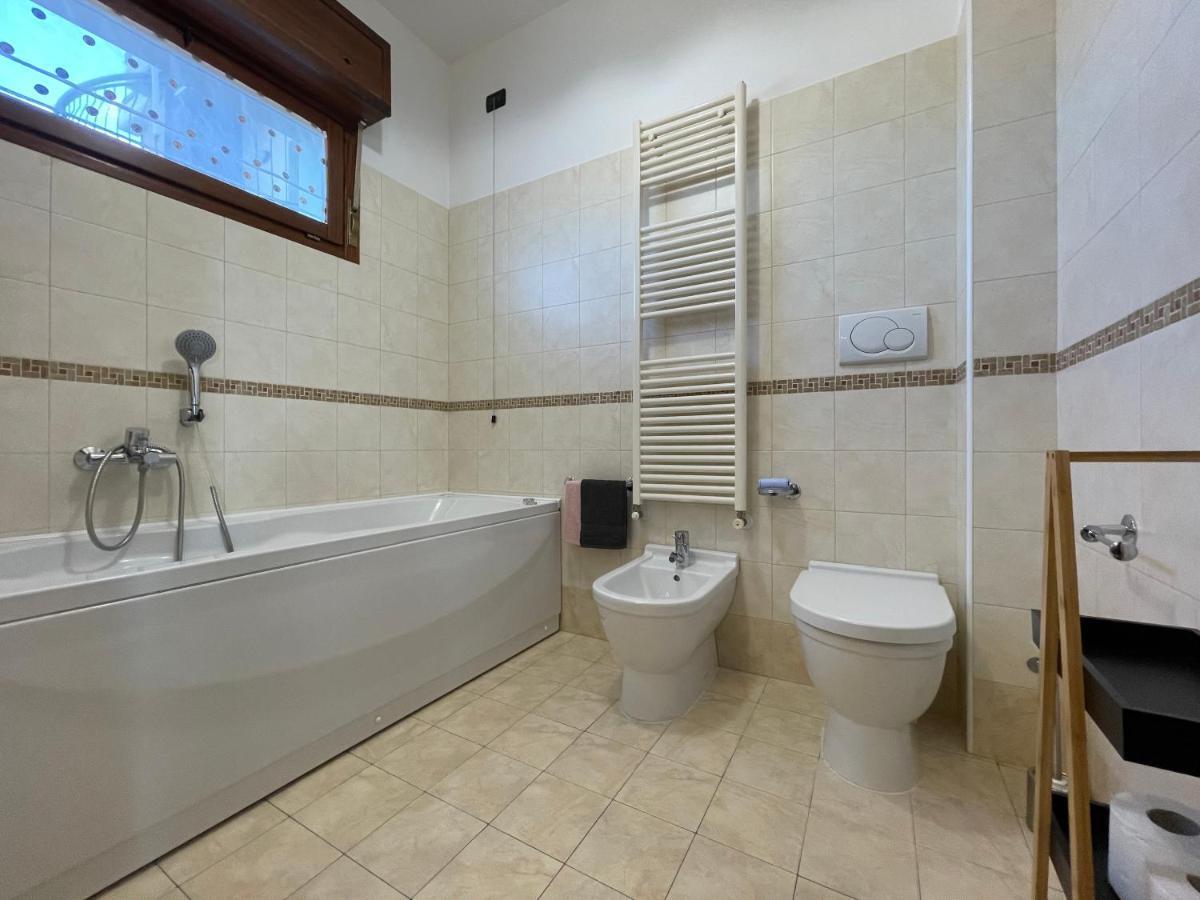 Casa Katiu' Due Camere Indipendenti In Appartamento Di 83 Mq 拉奎拉 外观 照片